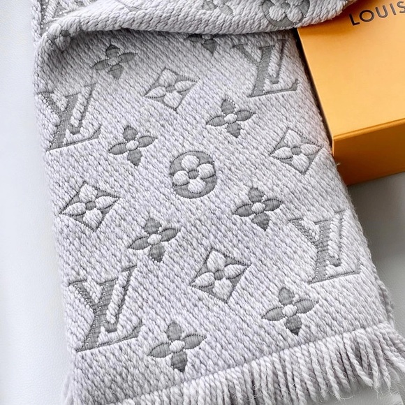 Louis Vuitton Gray Monogram Scarf - Picture 12 of 15